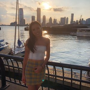 Meet your Posher, Alexia